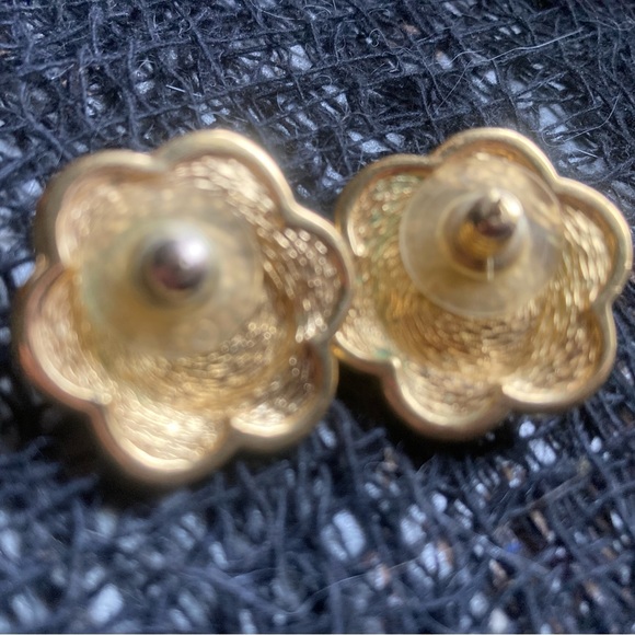 Vintage DIOR Pearly Crystal Flower Earrings - Picture 4 of 4
